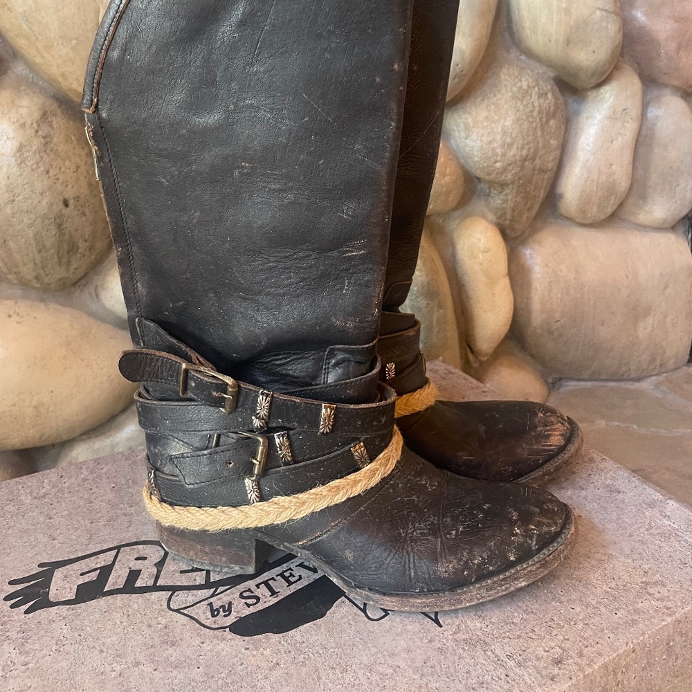 Freebird Drove Boots Size 8